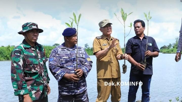 Pemkab Tulang Bawang Tanam 500 Pohon Mangrove di Kampung Dipasena Mulia