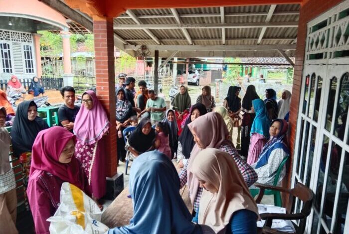 Pemerintah Pekon Lemong Salurkan Sandang Pangan Ke – 183 KPM
